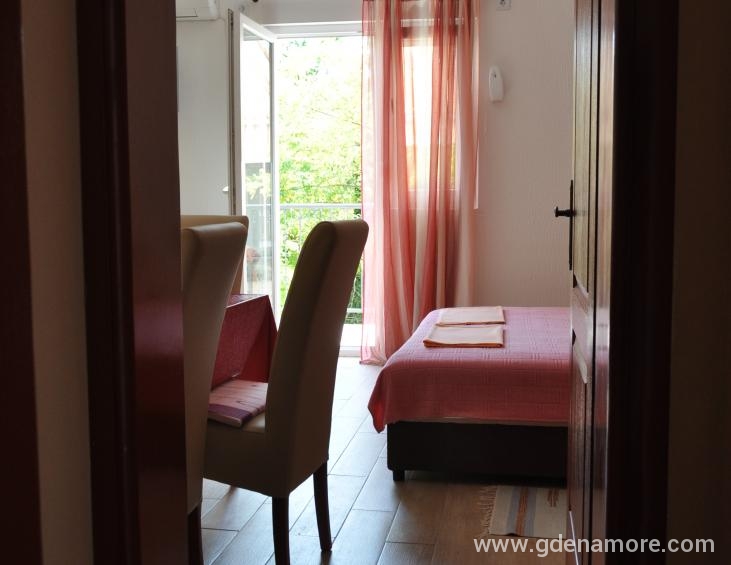 03.Ulaz u Spavaću sobu br.1